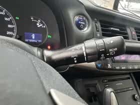 Lexus CT (2017) thumbnail 8
