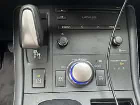 Lexus CT (2017) thumbnail 9