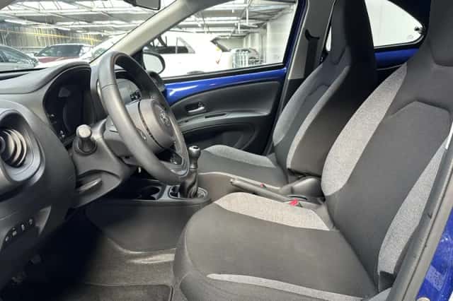 Toyota Aygo (2024) thumbnail 2