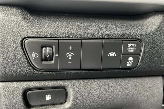 Kia Niro (2019) thumbnail 11