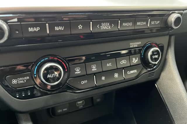Kia Niro (2019) thumbnail 17