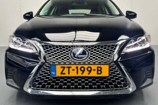Lexus CT (2019) thumbnail 17