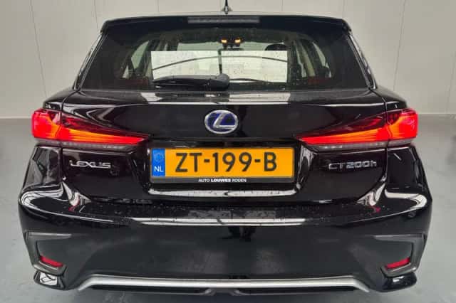 Lexus CT (2019) thumbnail 18