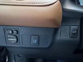 Toyota RAV4 (2018) thumbnail 16