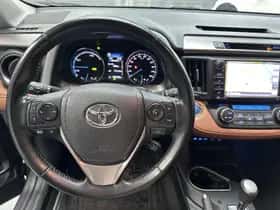 Toyota RAV4 (2018) thumbnail 3