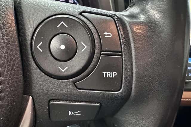Toyota RAV4 (2018) thumbnail 6