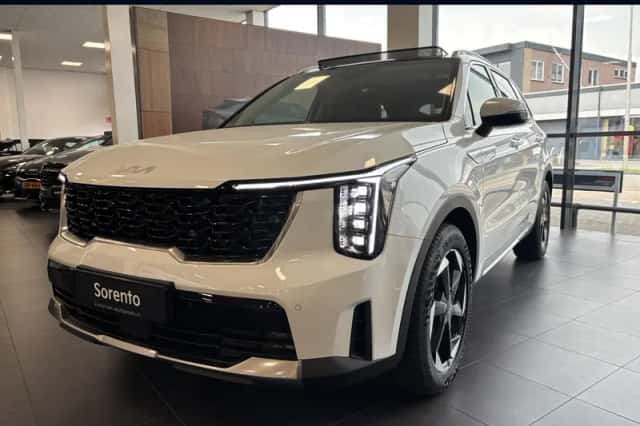 Kia Sorento (2025) thumbnail 1