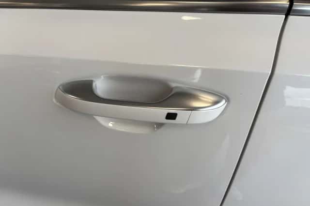 Kia Sorento (2025) thumbnail 4