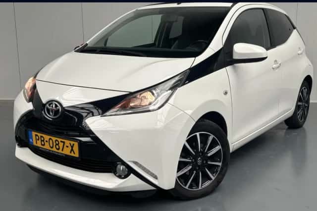 Toyota Aygo (2017) thumbnail 1