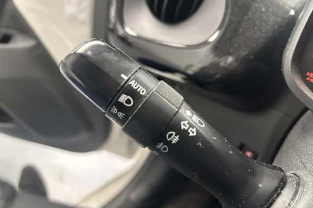 Toyota Aygo (2017) thumbnail 11