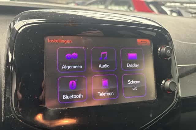 Toyota Aygo (2017) thumbnail 12
