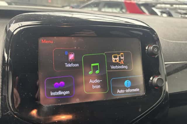 Toyota Aygo (2017) thumbnail 13