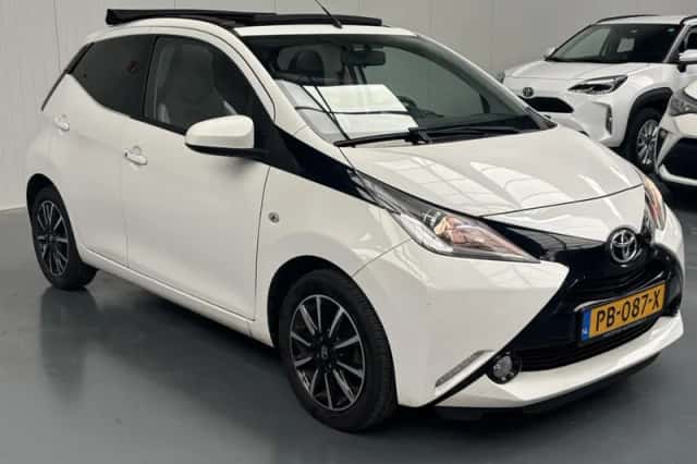 Toyota Aygo (2017) thumbnail 23