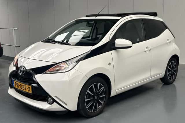 Toyota Aygo (2017) thumbnail 24