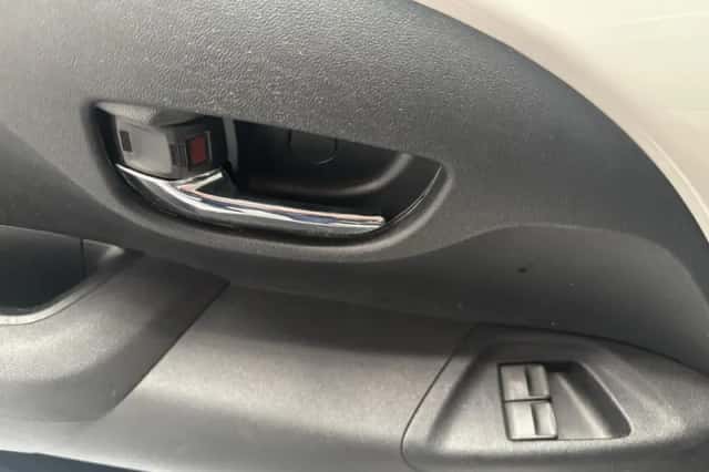 Toyota Aygo (2017) thumbnail 4