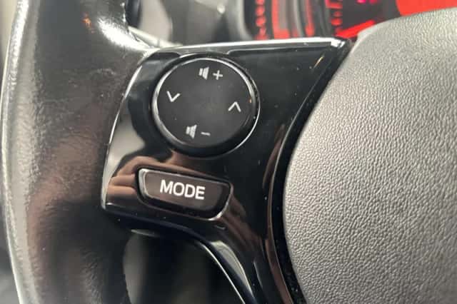 Toyota Aygo (2017) thumbnail 7