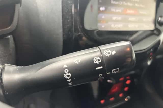 Toyota Aygo (2017) thumbnail 10