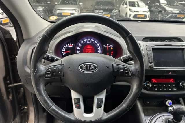 Kia Sportage (2013) thumbnail 9