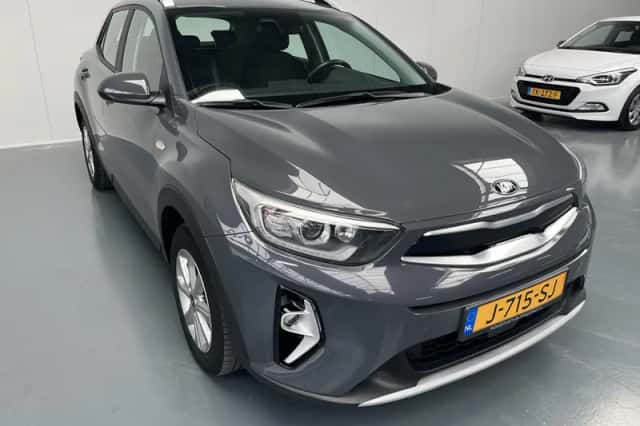 Kia Stonic (2020) thumbnail 16