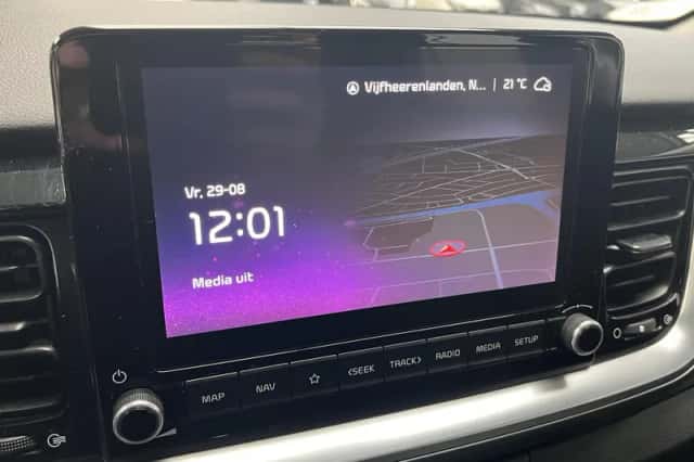 Kia Stonic (2020) thumbnail 10