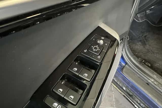Kia EV6 (2024) thumbnail 11