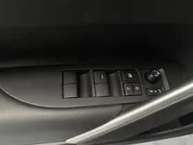 Toyota Corolla (2024) thumbnail 4