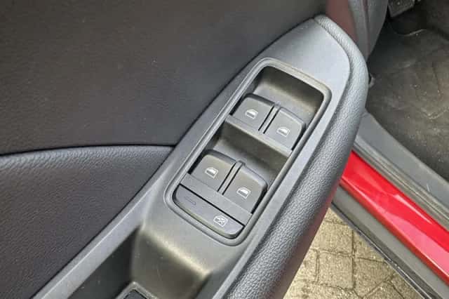 MG ZS-EV (2020) thumbnail 4