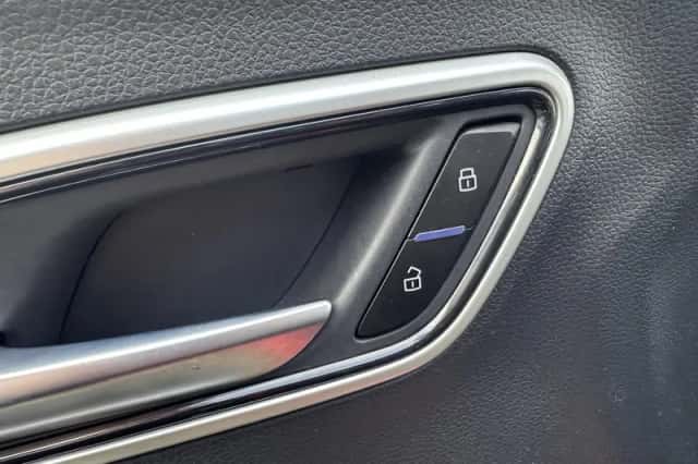 MG ZS-EV (2020) thumbnail 5