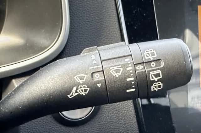 MG ZS-EV (2020) thumbnail 9
