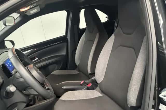 Toyota Aygo (2024) thumbnail 3