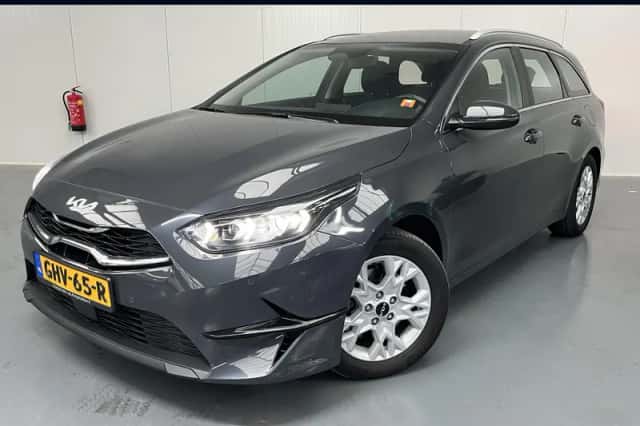 Kia Ceed Sportswagon (2024) thumbnail 1