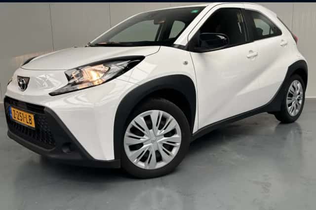 Toyota Aygo (2024) thumbnail 1
