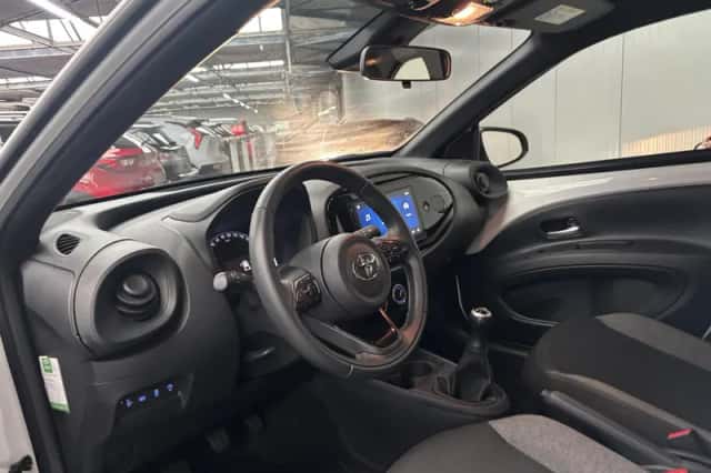 Toyota Aygo (2024) thumbnail 2