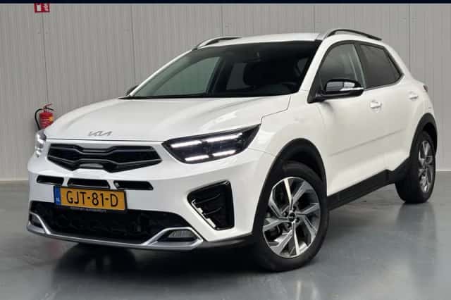 Kia Stonic (2024) thumbnail 1
