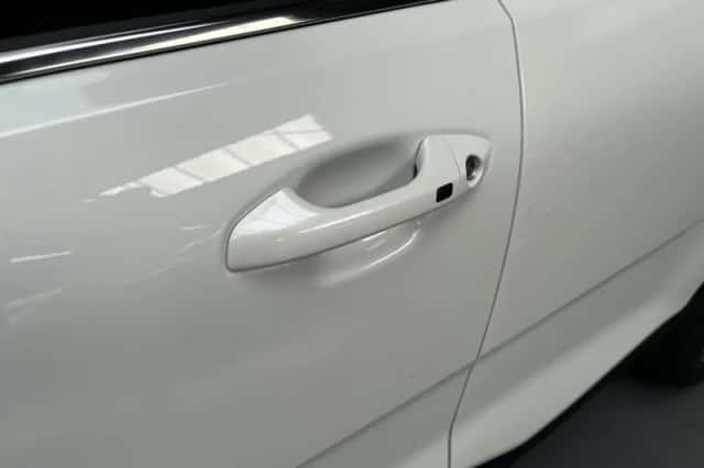 Kia Stonic (2024) thumbnail 2