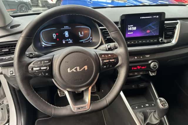 Kia Stonic (2024) thumbnail 4