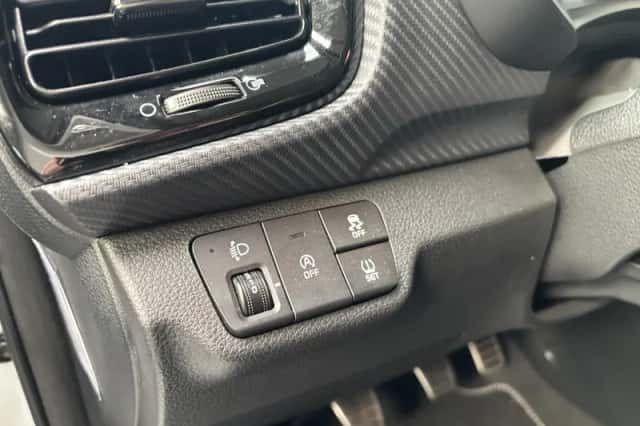 Kia Stonic (2024) thumbnail 5