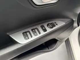 Kia Stonic (2024) thumbnail 6