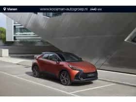 Toyota C-HR (2025) thumbnail 2