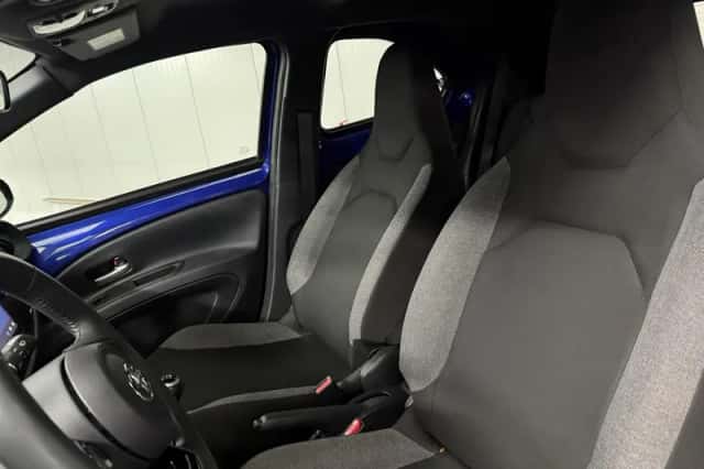 Toyota Aygo (2024) thumbnail 2