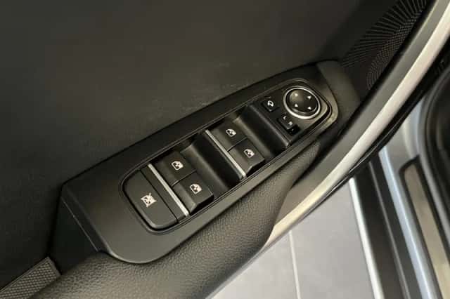 Kia XCeed (2020) thumbnail 2