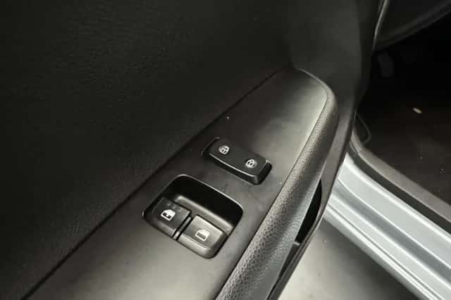 Kia Picanto (2019) thumbnail 3
