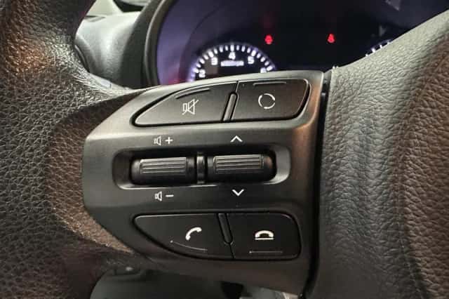 Kia Picanto (2019) thumbnail 8