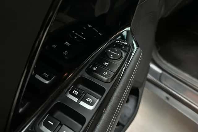 Kia Niro (2021) thumbnail 3