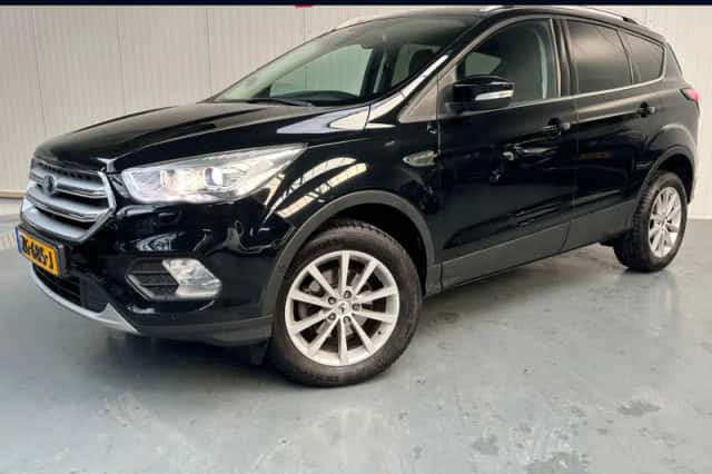 Ford Kuga (2018) thumbnail 1