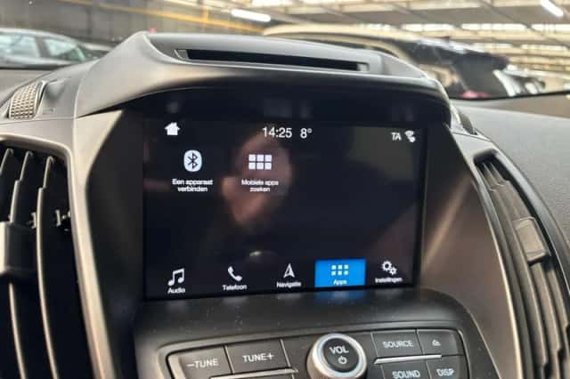 Ford Kuga (2018) thumbnail 11