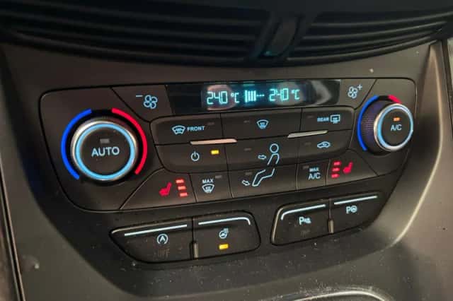 Ford Kuga (2018) thumbnail 14