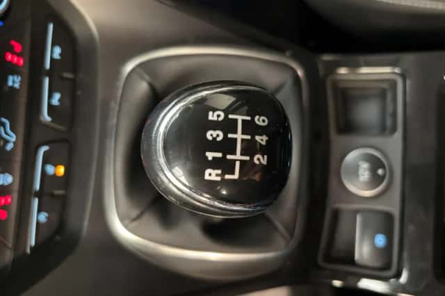 Ford Kuga (2018) thumbnail 16