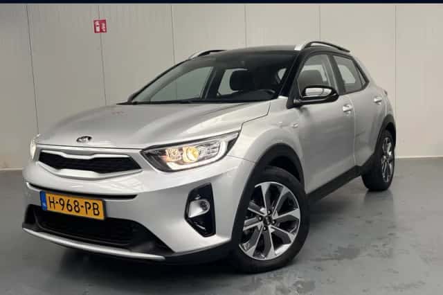 Kia Stonic (2020) thumbnail 1