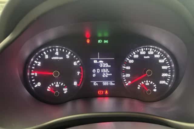 Kia Stonic (2020) thumbnail 4